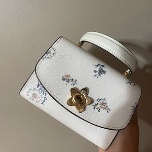 Coach micro tilly dandelion